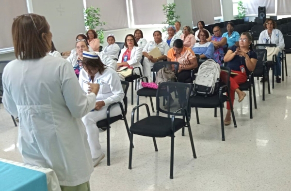 Hospital Marcelino V&eacute;lez Santana finaliza la Semana Mundial de la Lactancia Materna con taller para su personal