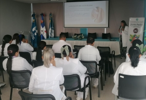 Imparten conferencia sobre Lactancia Materna