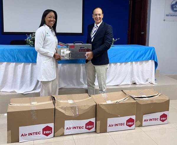 INTEC dona ventiladores mec&aacute;nicos de innovaci&oacute;n dominicana al Hospital Marcelino V&eacute;lez Santana