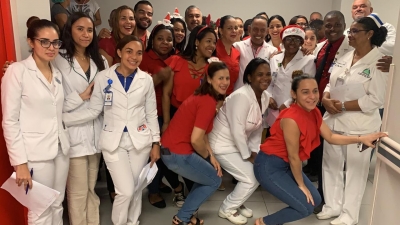 Hospital Marcelino Vélez Santana alegra ambiente de usuarios durante aguinaldo navideño
