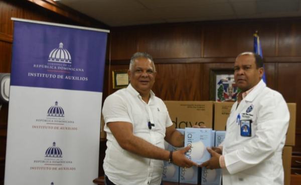 INAVI dona 15 mil mascarillas al Hospital Dr. Marcelino V&eacute;lez Santana